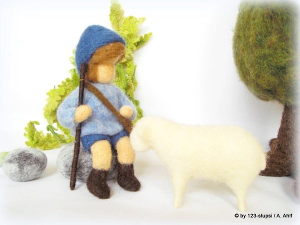 Hirtenbüblein mit Schaf - Märchenfiguren  Puppenspiel (6015)