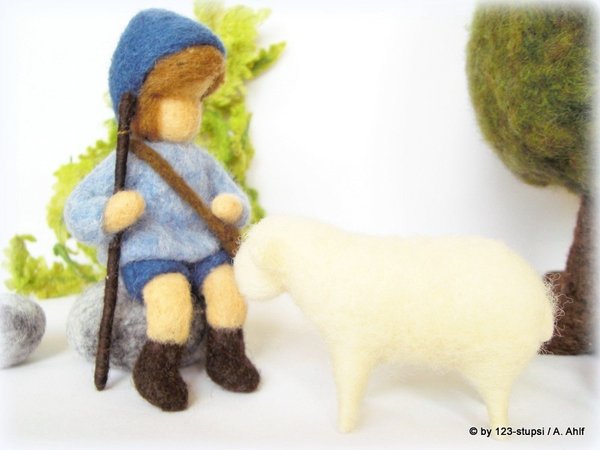 Hirtenbüblein mit Schaf - Märchenfiguren  Puppenspiel (6015)