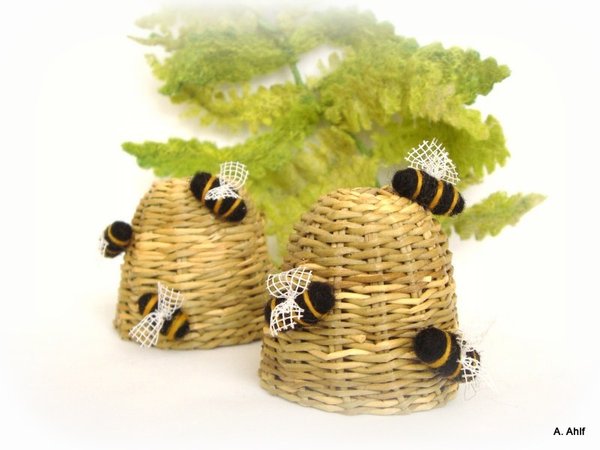 RESERVIERT : Jahreszeitentisch - Bienenkorb
