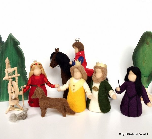 RESERVIERT: Märchenfiguren vom Dornröschen -   Puppenspiel