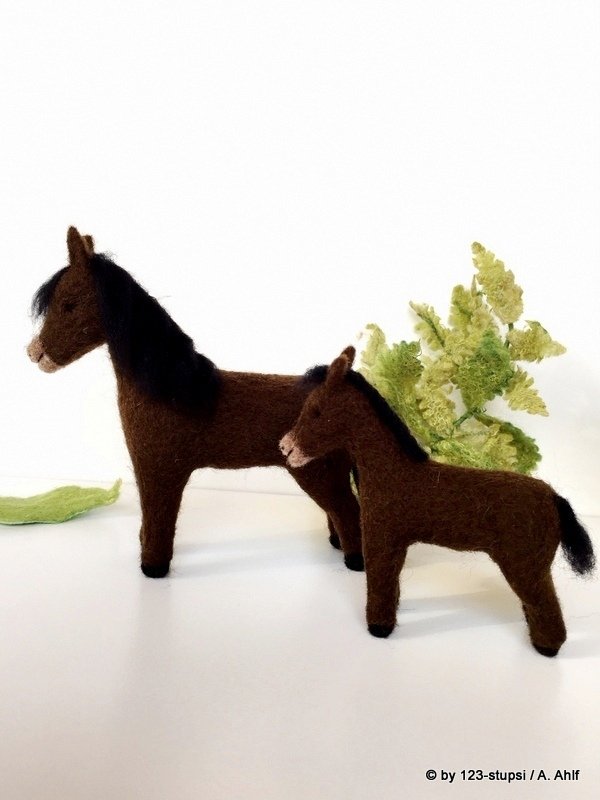 Filztiere Pferd & Fohlen - Jahreszeitentisch - Puppenspiel (4015(2)