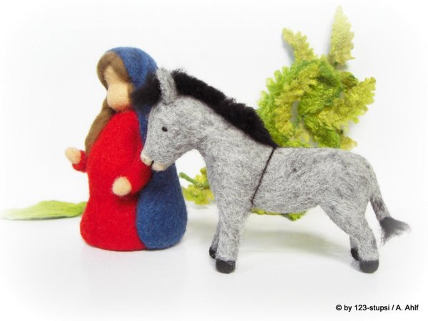RESERVIERT: Krippe - schwangere Maria mit Esel